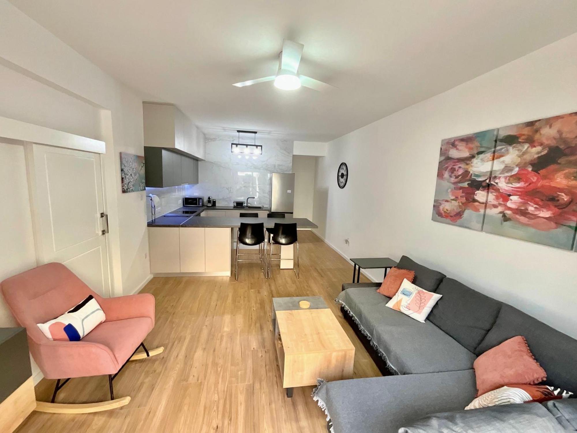 Modern Apartment Near Mckenzie Beach Lárnaca Quarto foto